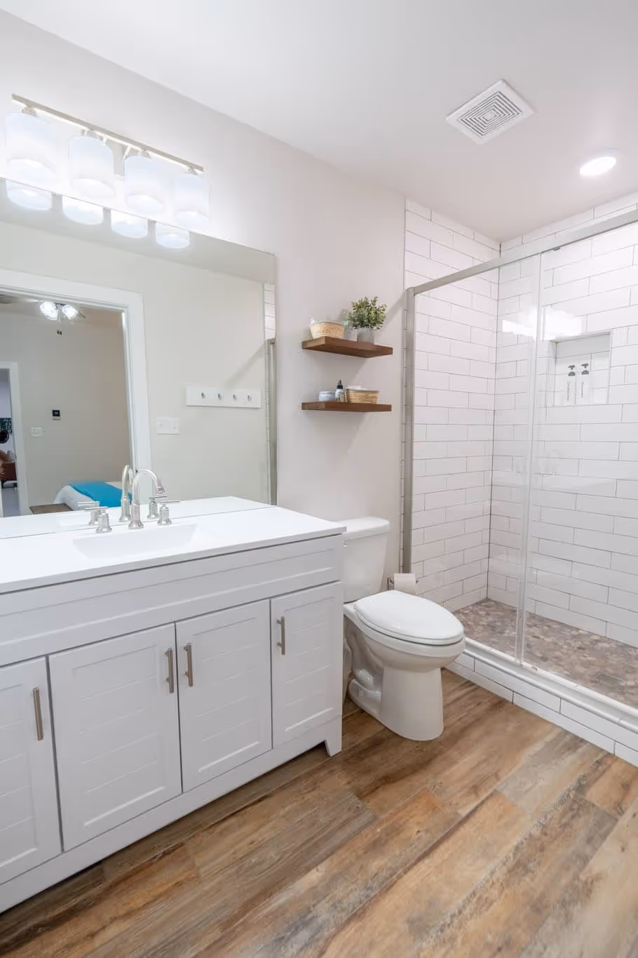 The Picklebarn ETX Airbnb luxury bathroom