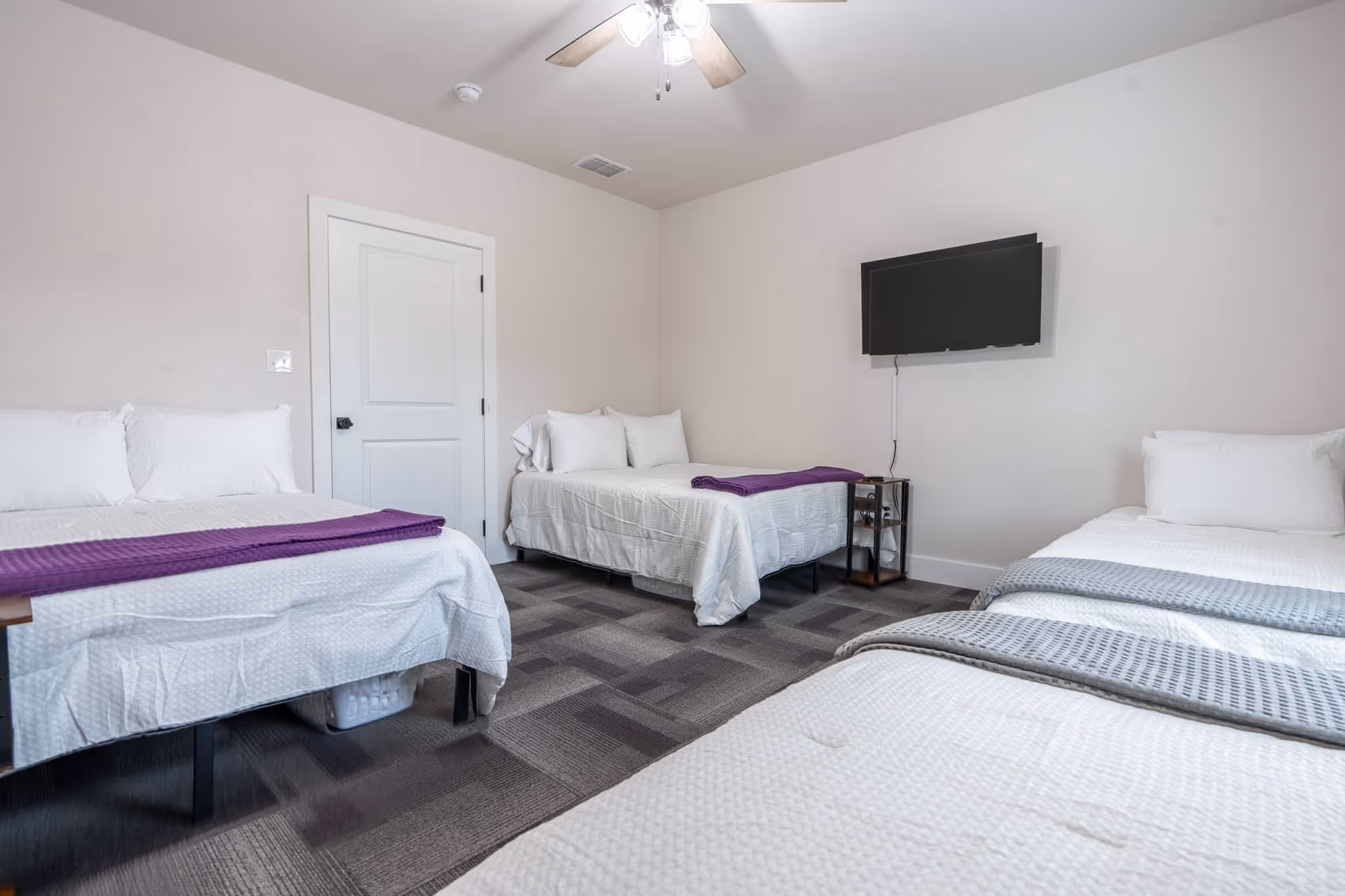 The Picklebarn ETX Airbnb bedroom